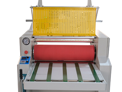 Red rubber roll gilding laminating machine