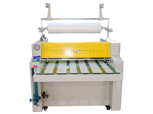 SWFM920C Hydraulic automatic cut laminating machine